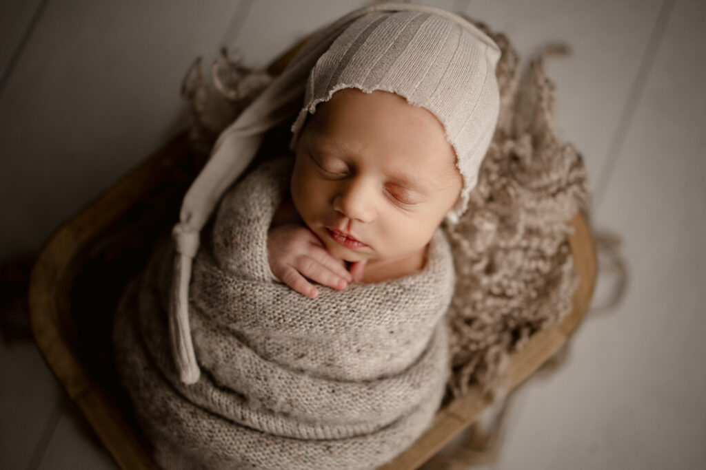 newborn photography in Cedarburg WI, baby portrait studio near me, milwaukee infant photographer